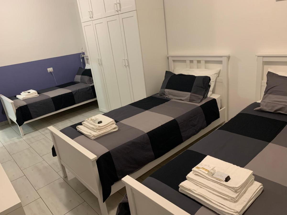 Metro Famagosta - Luminoso Appartamento Con Balcone Free Wifi & Parking Mailand Exterior foto